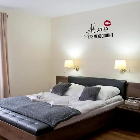 Pod Samowarem בית הארחה 3*