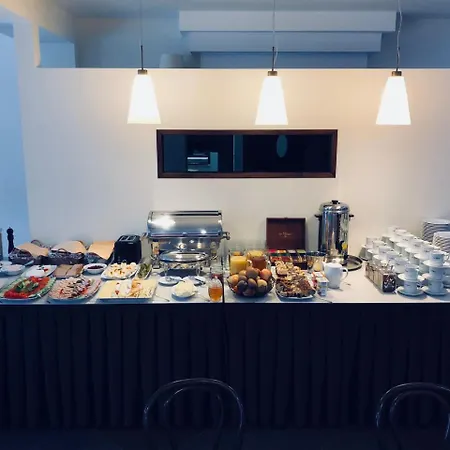 Pod Samowarem בית הארחה טליץ'