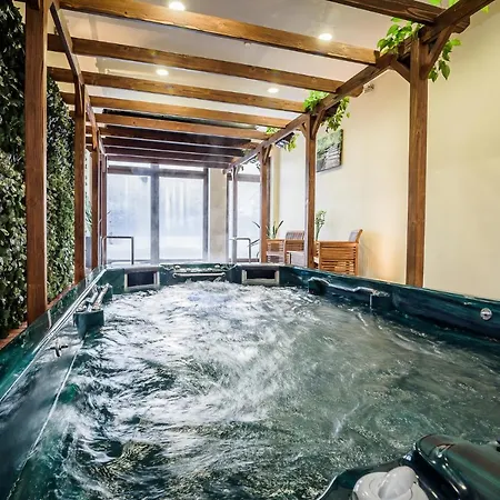 Pod Samowarem 3* טליץ'